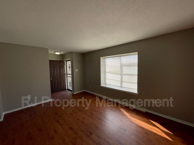 Building Photo - 5580 Apple Blossom Dr