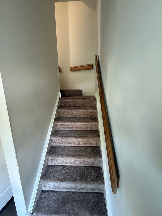 Building Photo - 2 Bed 2 Bath Condo in Council Rock School ...