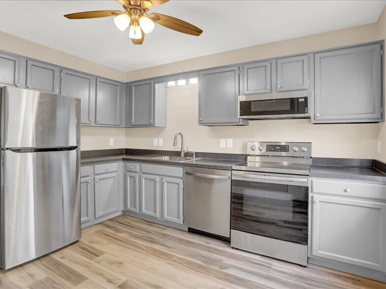 Primary Photo - 809 Old Silver Spring Rd