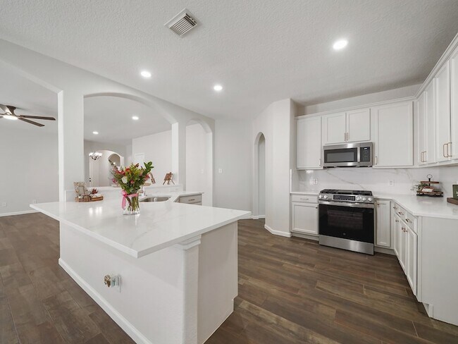 Building Photo - 3301 Clover Hill Ln