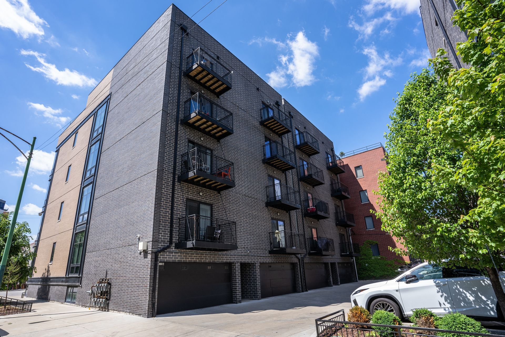 Building Photo - 838 W Erie St