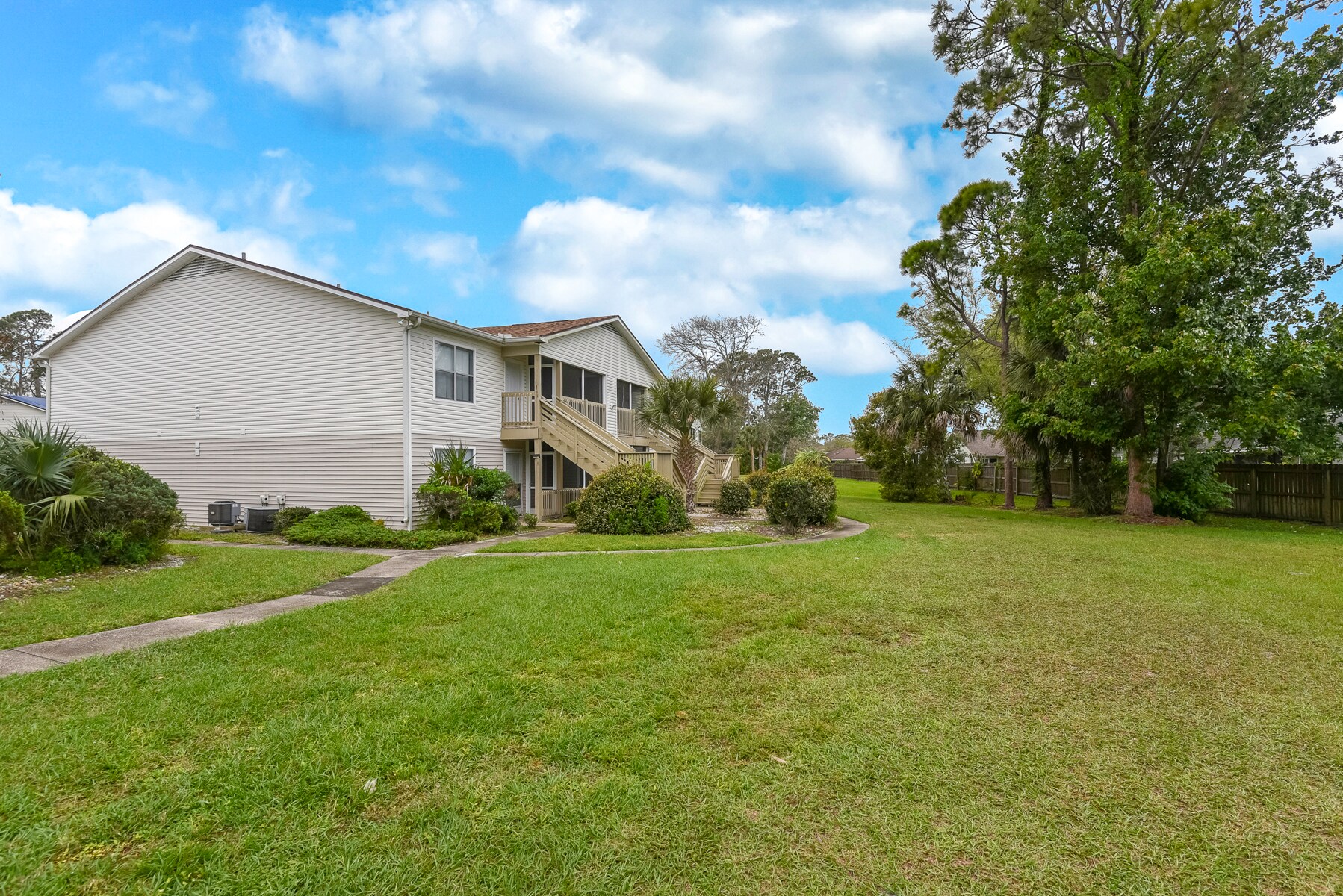 Building Photo - 1600 Big Tree Rd