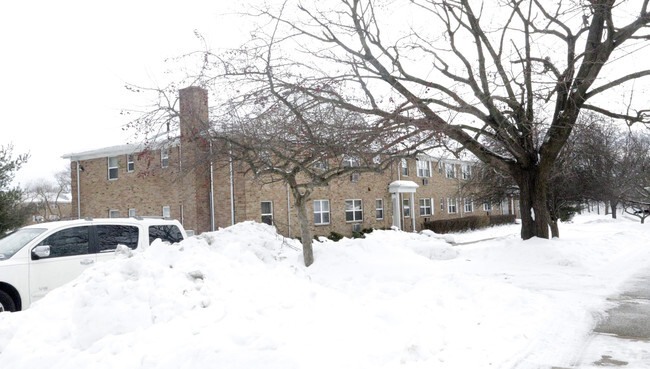 Building Photo - Dover Garden Apartments