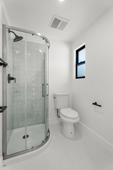 Building Photo - 19701 Blythe St