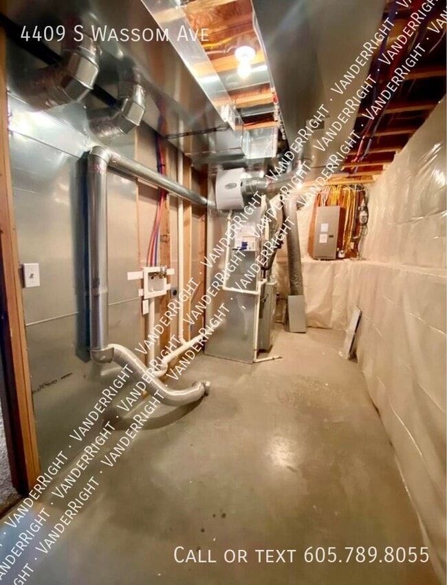 Building Photo - 4409 S Wassom Ave