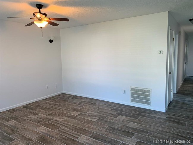 Building Photo - 3404 Juniper Dr