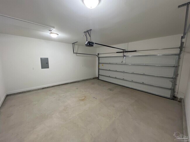 Building Photo - 60 Brenda Ln