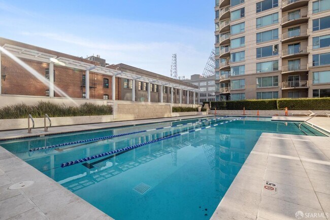 Building Photo - 229 Brannan St