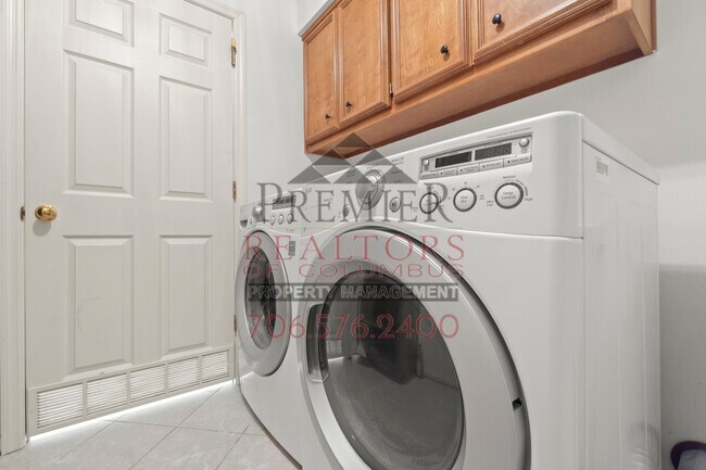 Building Photo - 4856 Spring Ridge Dr