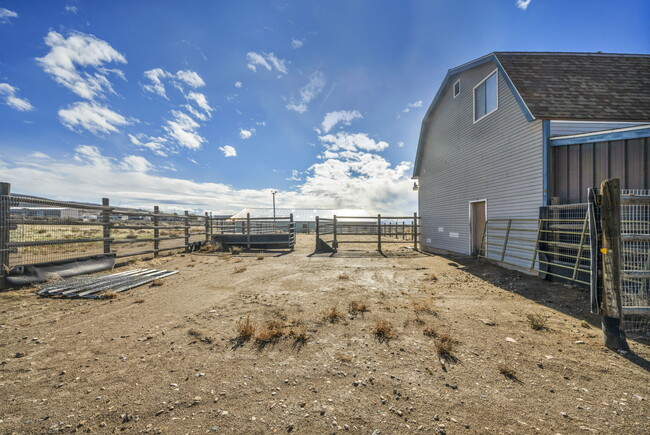 Building Photo - 30 El Caballo Trail