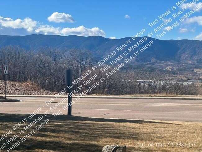 Building Photo - 199 Misty Creek Dr