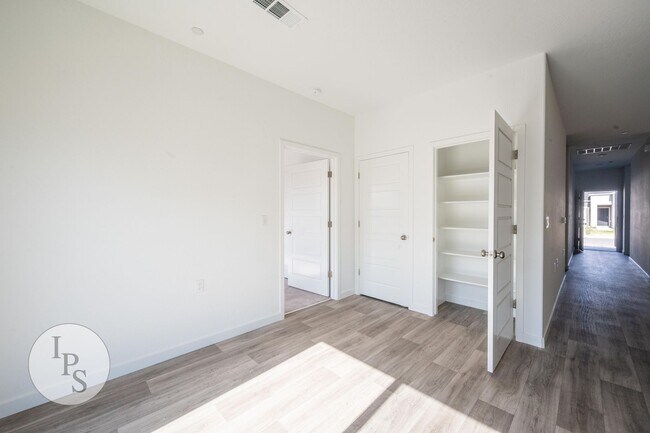 Building Photo - BRAND NEW CUSD Fresno Home, 3BR/2BA - Lots...