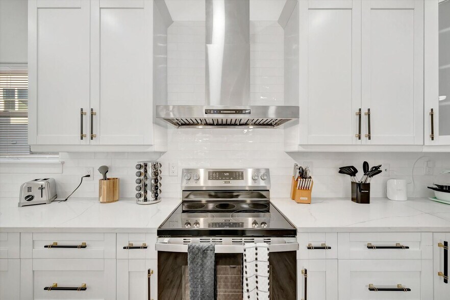 Building Photo - 4120 W North A St