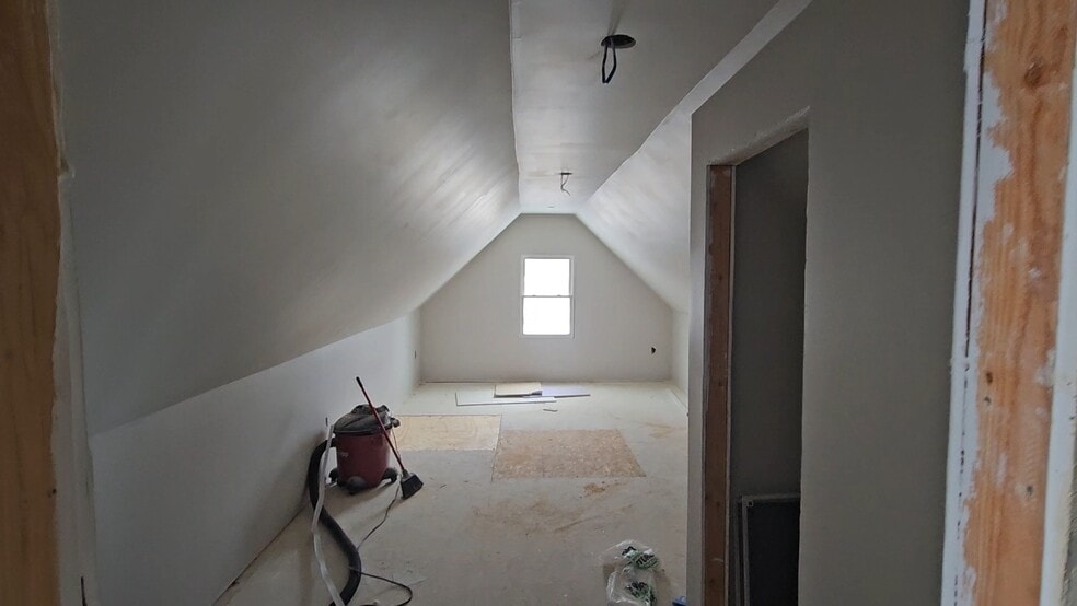 Building Photo - 6209 Pleasant Ave