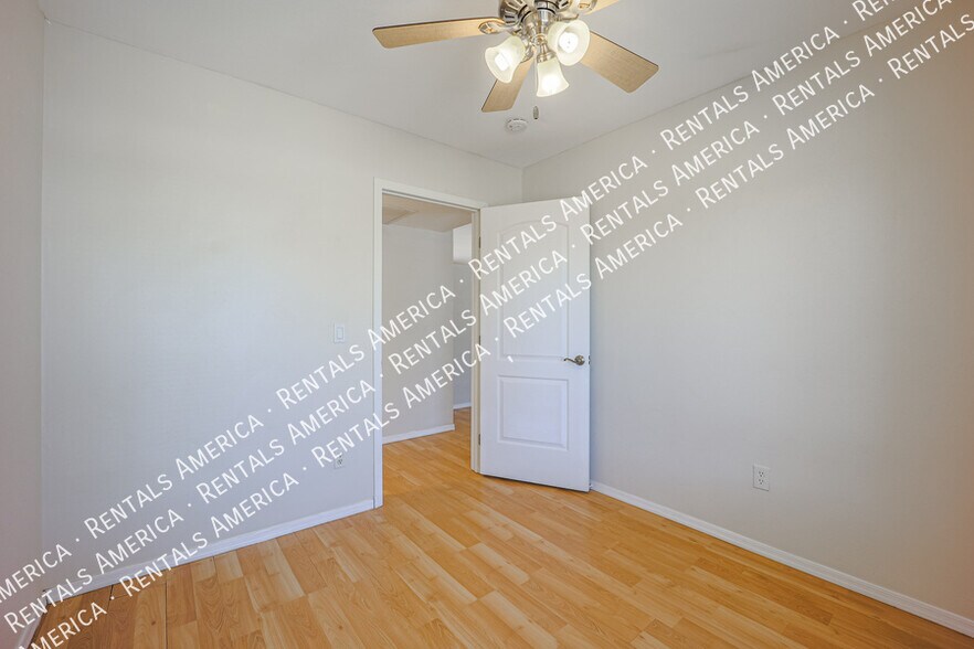 Building Photo - 4006 S McKemy St