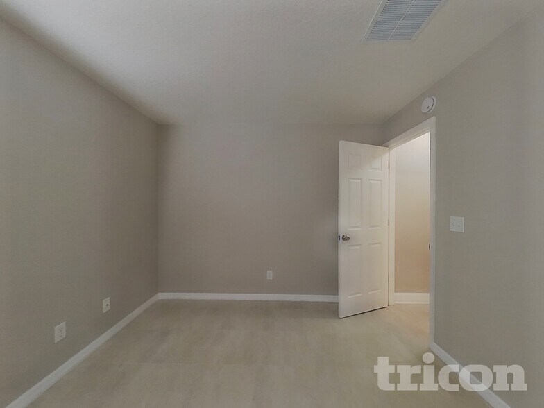 Building Photo - 409 N Dixie Dr