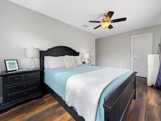 Building Photo - 103 Mimosa Ave