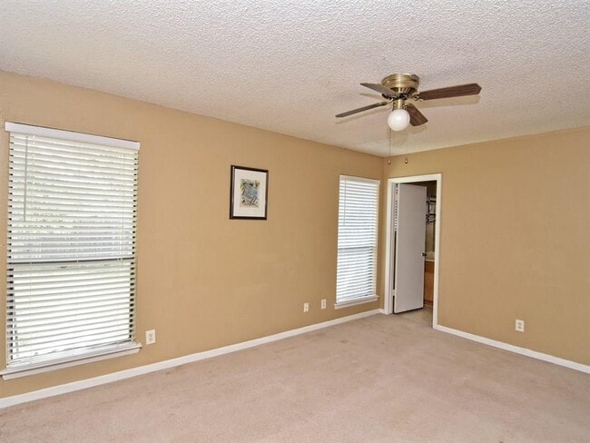 Building Photo - 3404 Blumie St