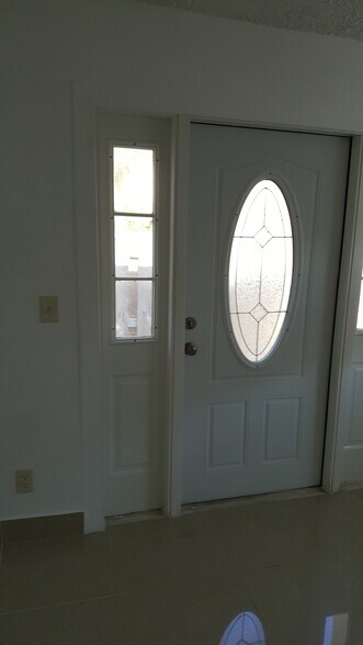 Building Photo - 319 Kenilworth Blvd