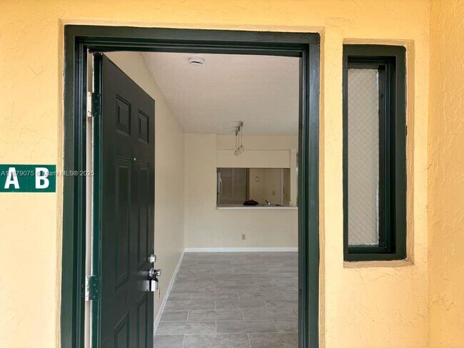 Building Photo - 6340 La Costa Dr