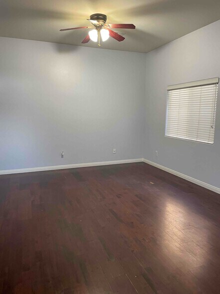 Building Photo - 9415 Godiva Ave