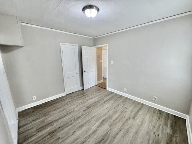 Building Photo - 3472 Hadley Rd