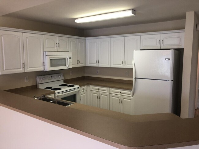 Building Photo - 2103-2105 Andalusia Blvd