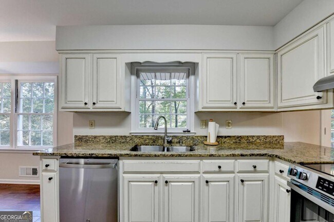 Building Photo - 478 Dorsey Cir SW