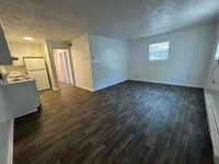 Building Photo - 5001 Alan Dr