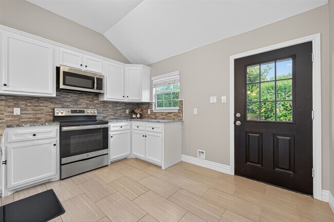 Building Photo - 2509 Moreau St