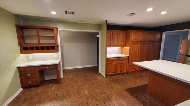 Building Photo - 7 Woody Creek Dr