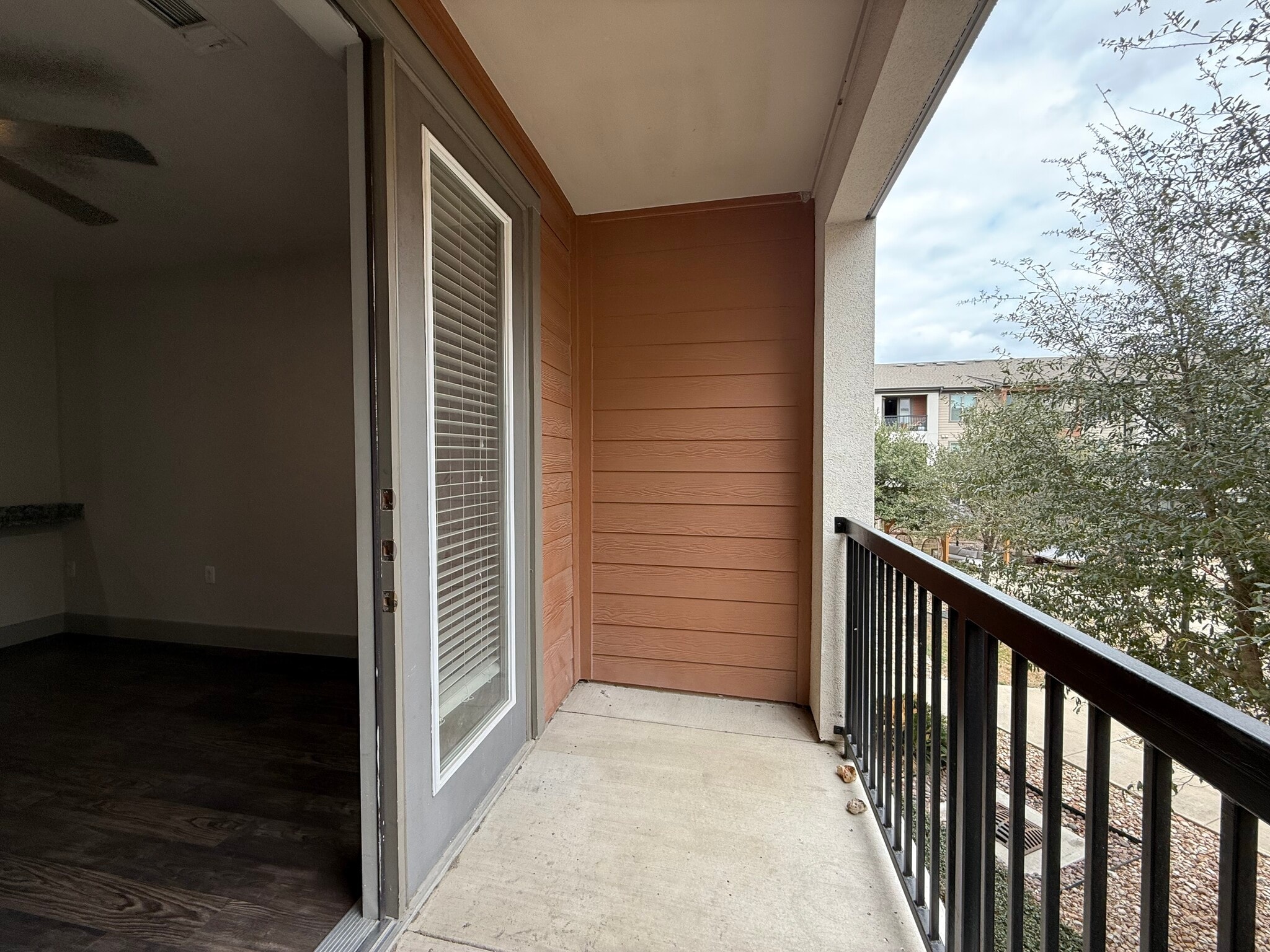 Building Photo - 1102 Treeta Trl