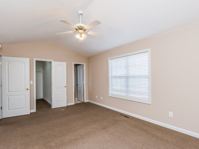 Building Photo - 6338 New Gate Dr