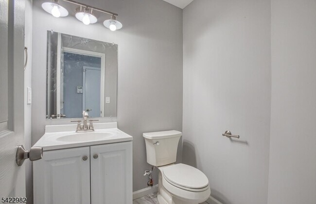 Building Photo - 30 Birch Terrace