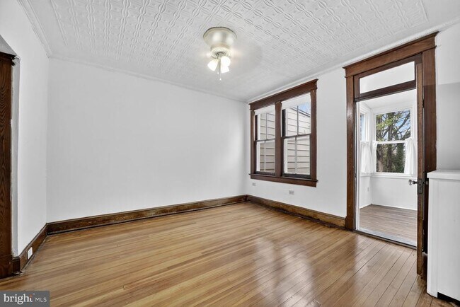 Building Photo - 517 Quincy St NW