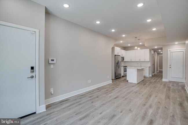 Building Photo - 2017 N College Ave