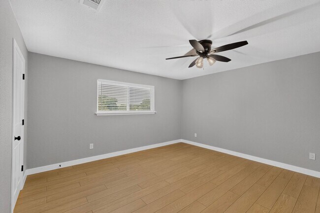Building Photo - 1600 Crimson Ct