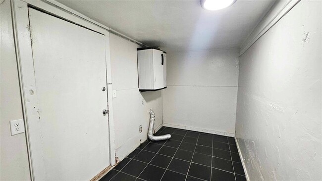 Building Photo - 3817 Key Pl