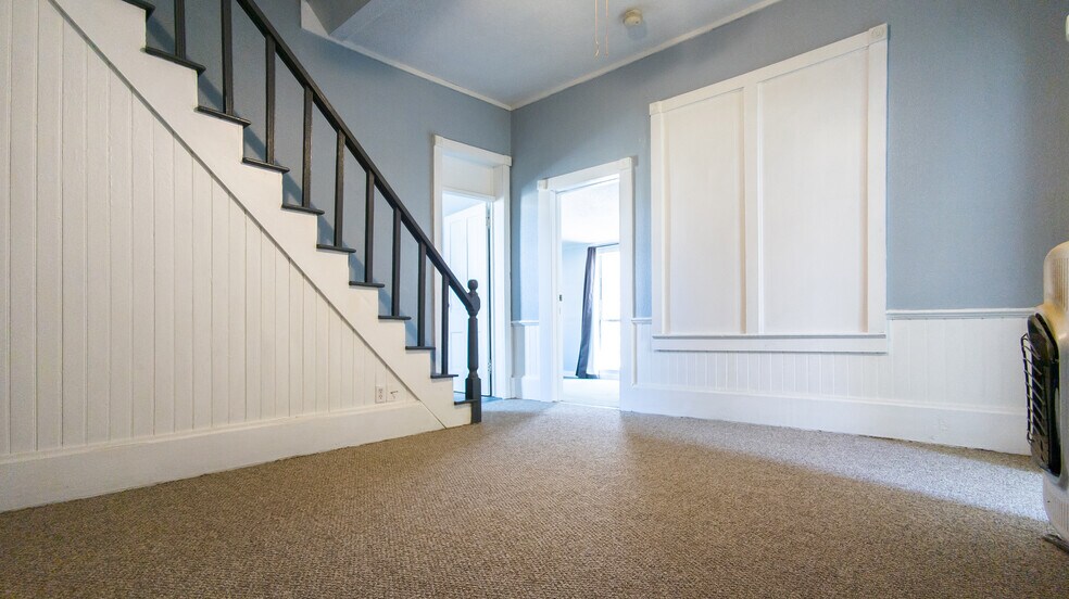 Building Photo - 617 Holcomb St