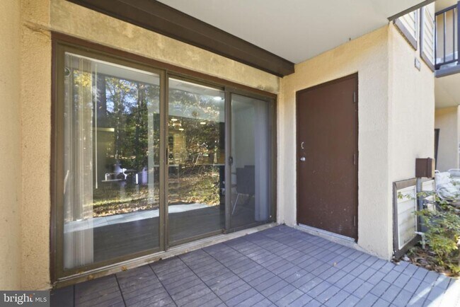 Building Photo - 11647 Stoneview Square