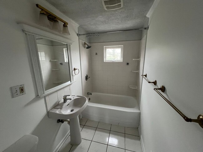 Building Photo - Single Family Home in Vestal for Rent