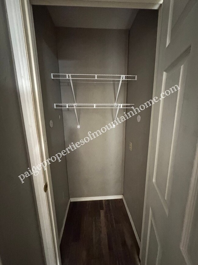 Building Photo - 49 Christopher Ln