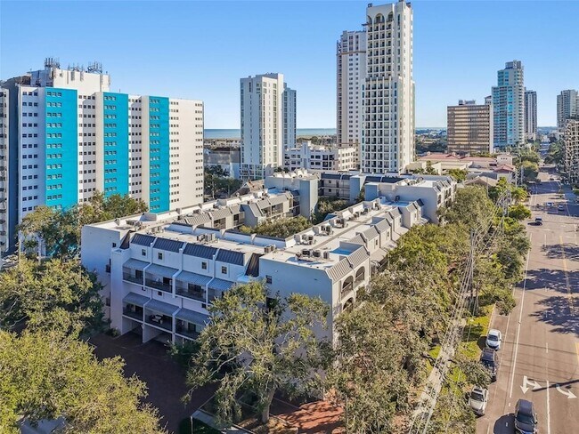 Building Photo - 105 4th Ave NE