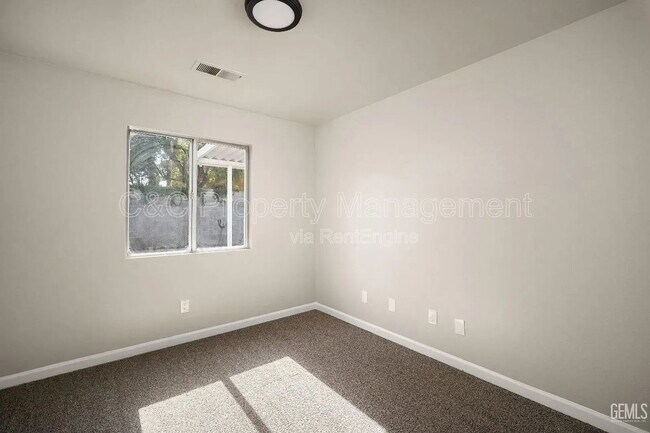 Building Photo - 4304 Range Dr