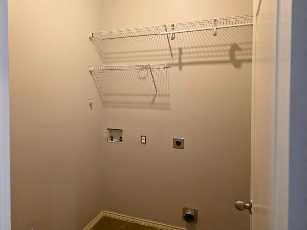 Building Photo - 6320 Spring Ranch Dr