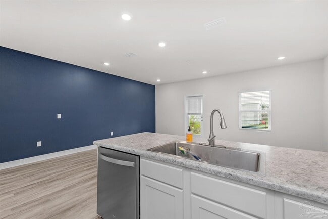 Building Photo - 6316 Grove Park Dr