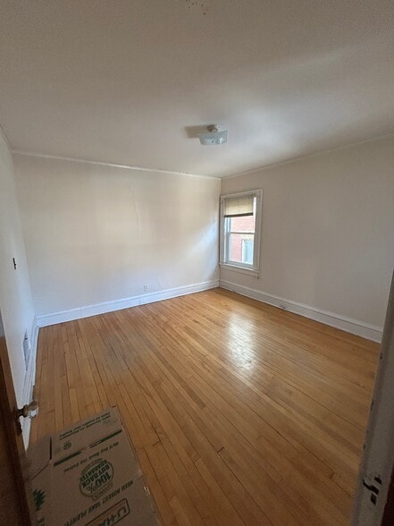 Building Photo - 450 W Washington Ave