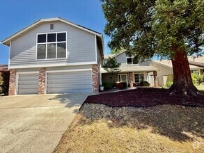 Building Photo - Large 2 story home available immediately