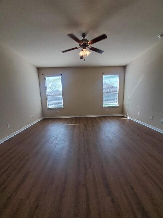 Building Photo - 501 Dinge Bay Dr