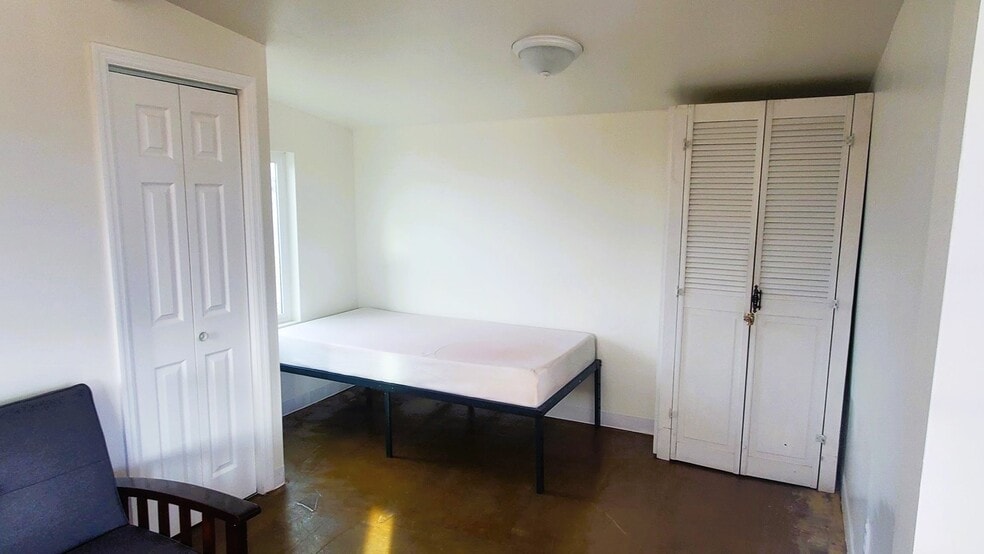 Building Photo - 1151 W Hayworth Rd